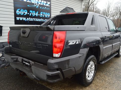 Used 2005 Chevrolet Avalanche Z71 w/ Sun And Sound Package image 5