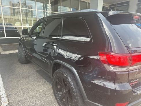 Used 2017 Jeep Grand Cherokee Trailhawk image 3