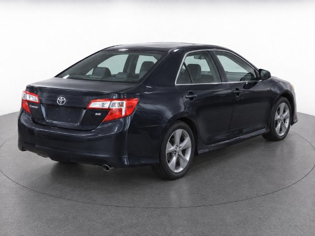 Used 2014 Toyota Camry SE FWD image 3