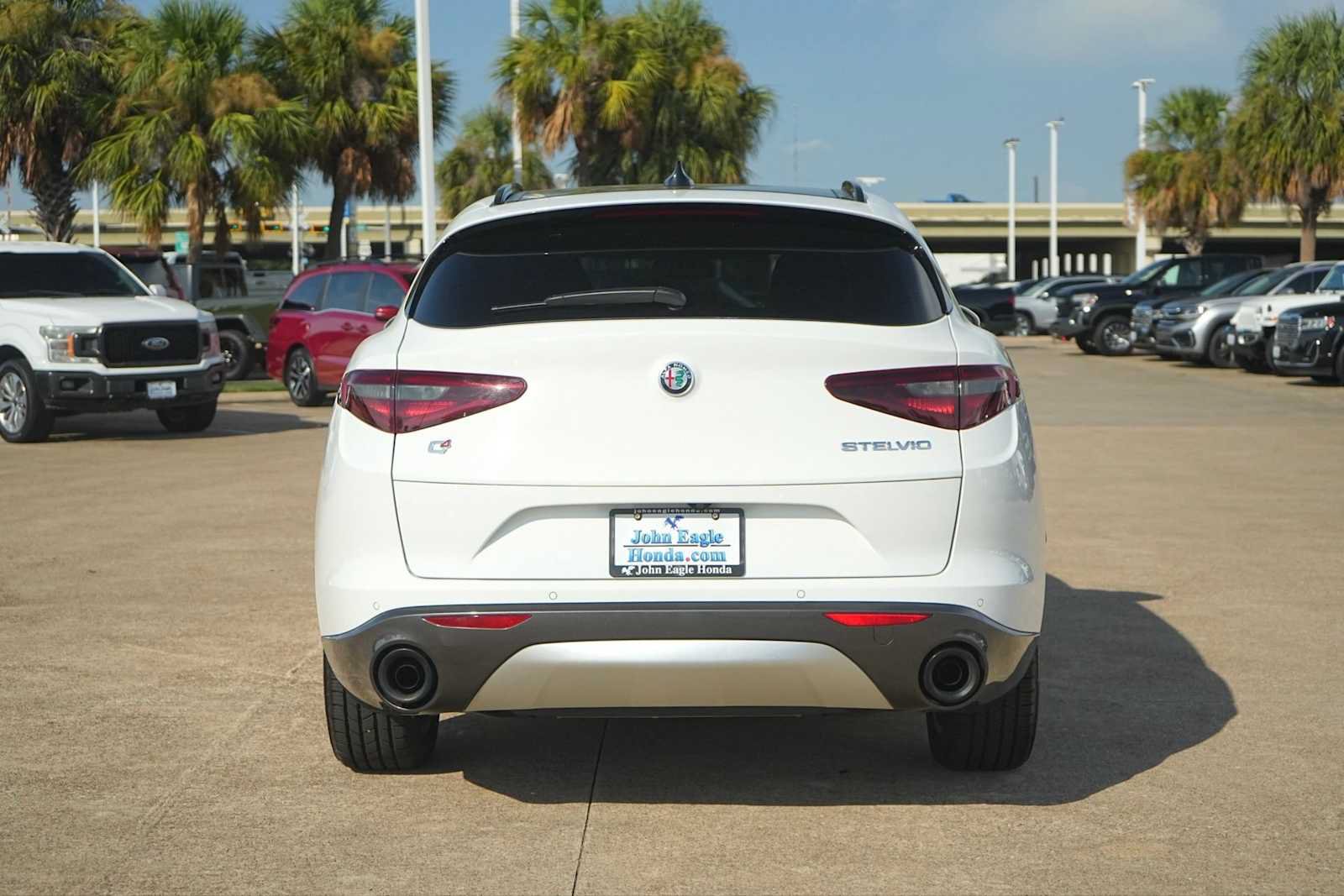 Used 2022 Alfa Romeo Stelvio Ti AWD/4WD image 5