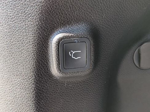 Used 2023 Jeep Cherokee Altitude Lux AWD/4WD image 7
