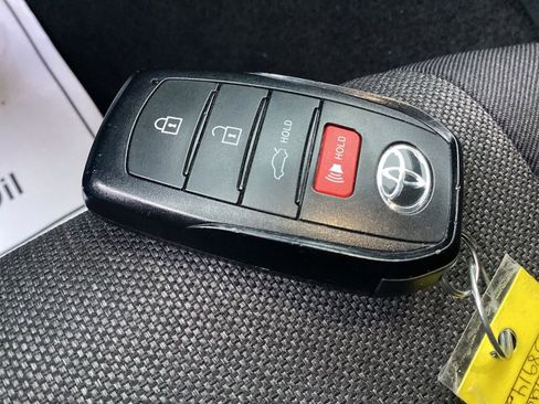 Used 2025 Toyota Camry LE image 27