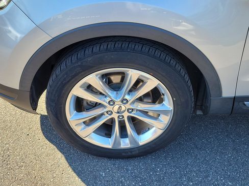 Used 2019 Ford Explorer XLT w/ Equipment Group 202A image 39