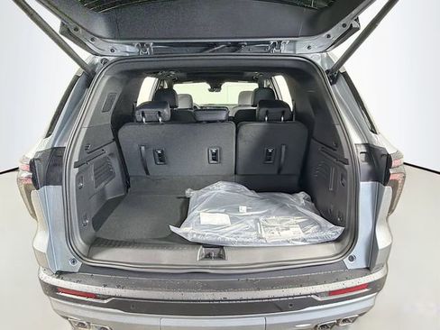 New 2026 Chevrolet Traverse LT w/ Sun and Wheel Package image 28