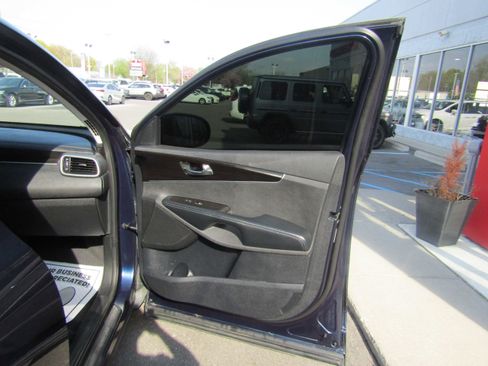 Used 2020 Kia Sorento EX FWD image 11