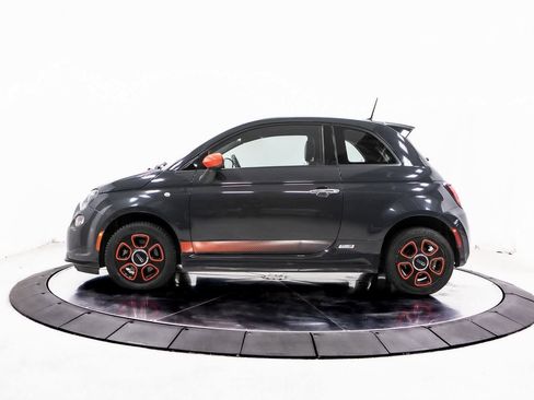 Used 2018 FIAT 500 e w/ Esport Package image 2