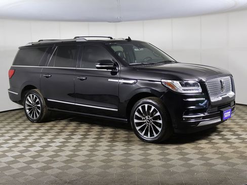 Used 2021 Lincoln Navigator L Reserve w/ Luxury Package AWD/4WD image 2