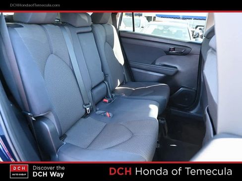 Used 2021 Toyota Highlander L image 21