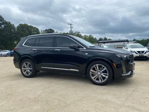 Used 2023 Cadillac XT6 Premium Luxury FWD image 4