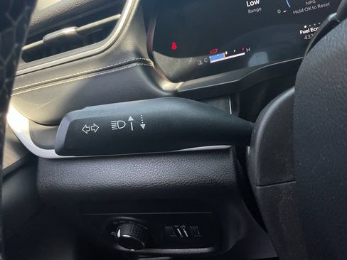 Used 2023 Jeep Grand Cherokee Laredo AWD/4WD image 31