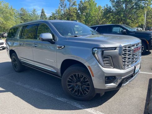 Used 2026 GMC Yukon XL Denali w/ Sun & Power Step Package AWD/4WD image 1