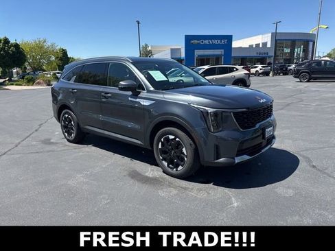 Used 2024 Kia Sorento S AWD/4WD image 1