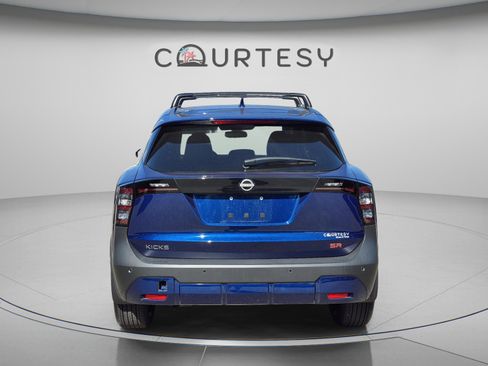 Certified 2025 Nissan Kicks SR FWD image 6