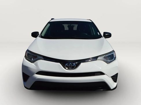 Used 2016 Toyota RAV4 LE image 2