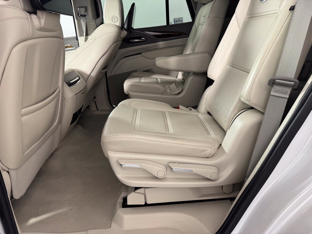 Used 2024 Cadillac Escalade Sport Platinum w/ Heavy-Duty Trailer Package AWD/4WD image 28