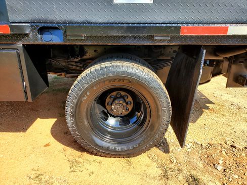 Used 2018 RAM 3500 Tradesman w/ Chrome Appearance Group image 9