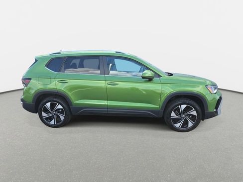 New 2026 Volkswagen Taos SE AWD/4WD image 4