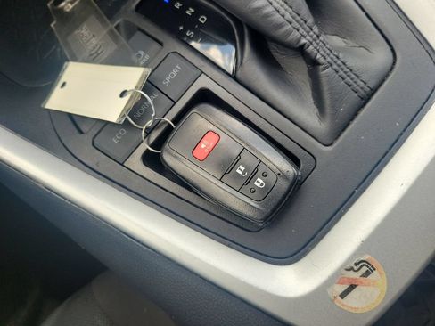 Certified 2025 Toyota RAV4 XLE FWD image 36