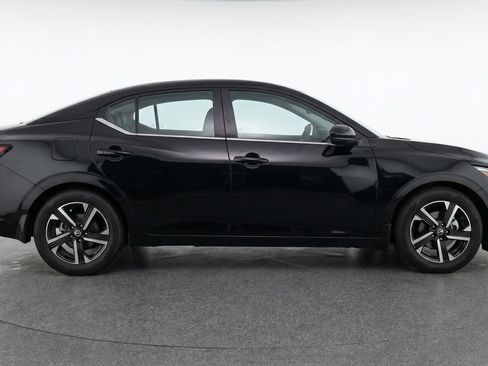 Used 2025 Nissan Sentra SV FWD image 11