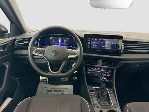 Certified 2025 Volkswagen Jetta Sport image 21