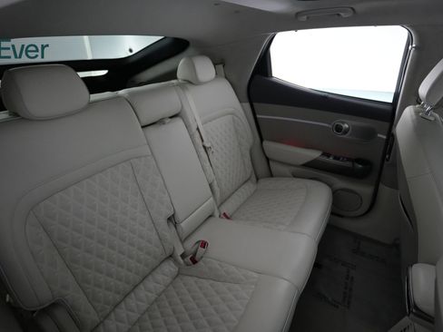 Used 2023 Genesis GV60 Performance image 5