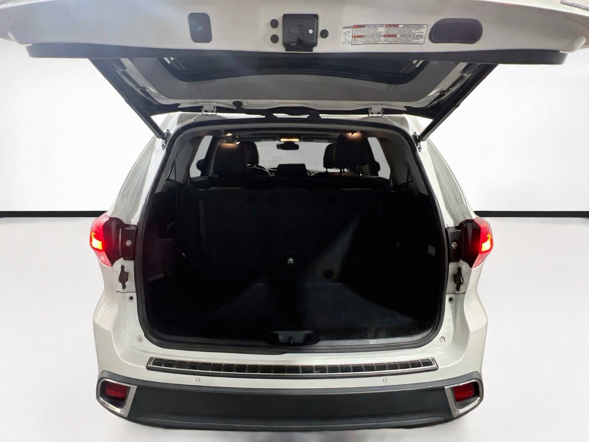 Used 2019 Toyota Highlander Limited FWD image 20