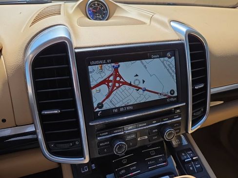 Used 2014 Porsche Cayenne AWD/4WD image 16
