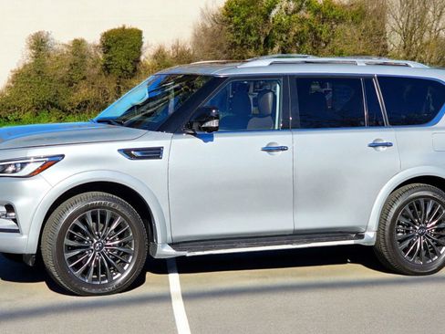 Used 2022 INFINITI QX80 Sensory w/ All-Season Package image 1