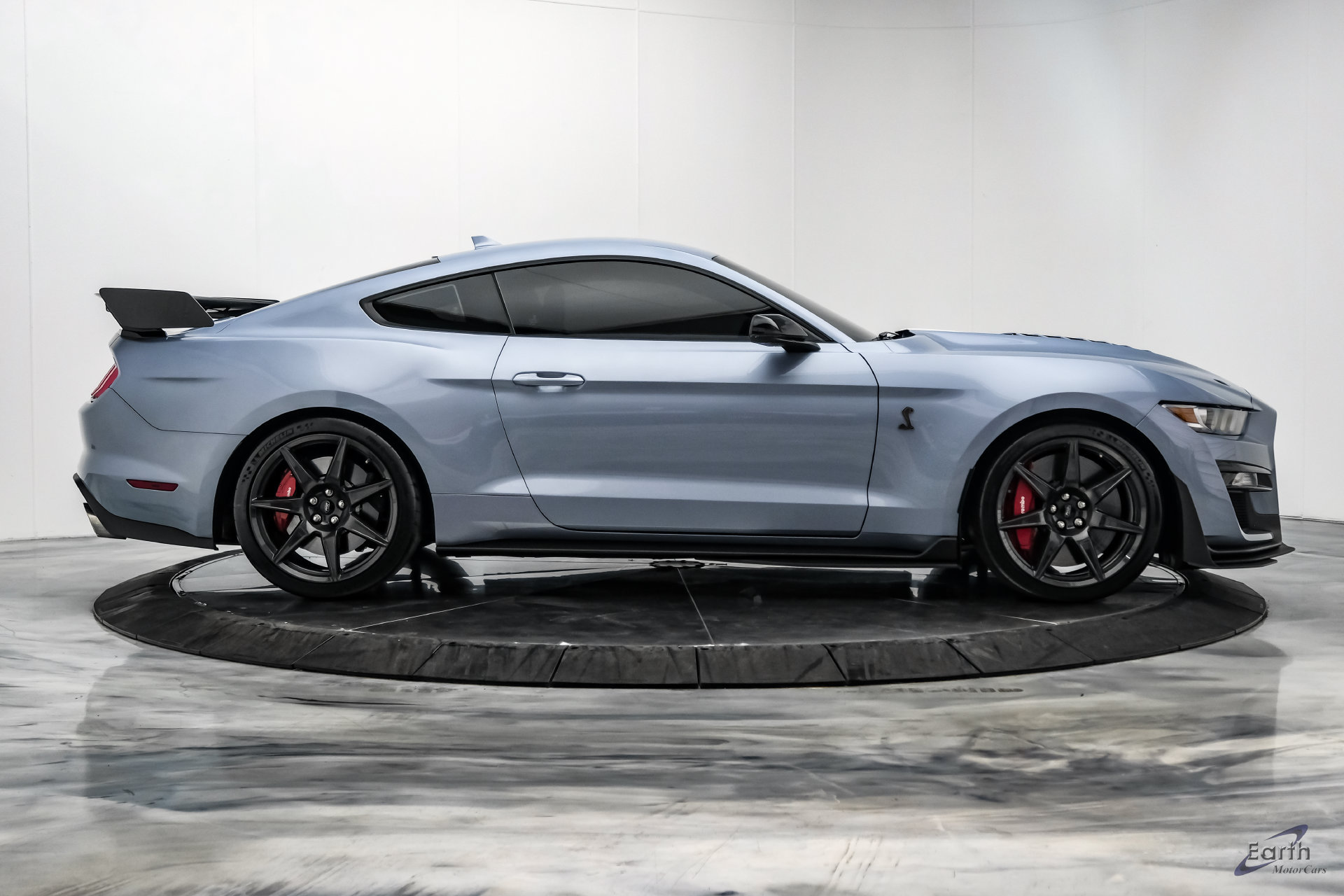 Used 2022 Ford Mustang Shelby GT500 w/ Carbon Fiber Track Pack RWD image 24
