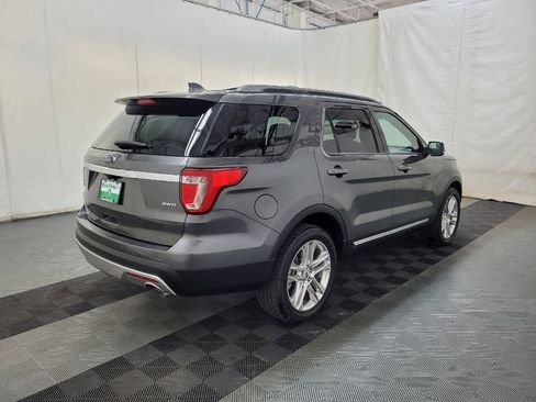 Used 2016 Ford Explorer XLT w/ Equipment Group 202A AWD/4WD image 9