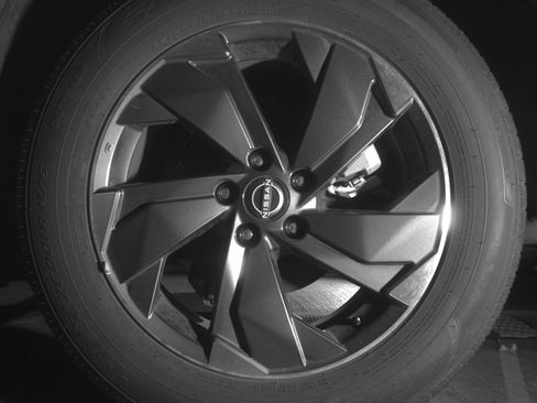 Used 2025 Nissan Rogue SV image 14