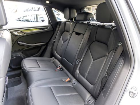 Certified 2026 Porsche Macan AWD/4WD image 52