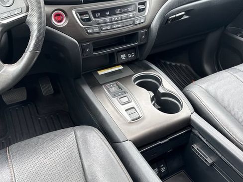 Used 2023 Honda Passport TrailSport image 11