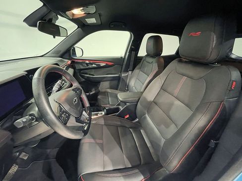 Used 2025 Chevrolet TrailBlazer RS w/ Driver Confidence Package FWD image 3