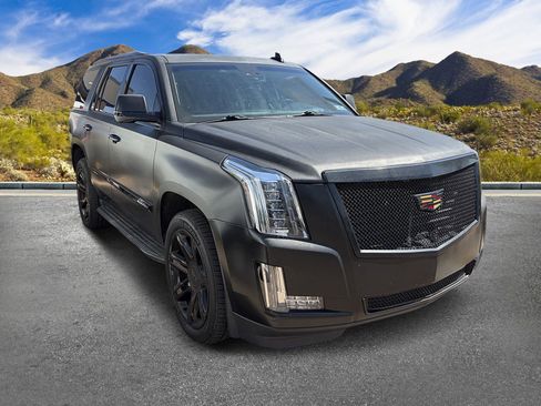 Used 2016 Cadillac Escalade Luxury AWD/4WD image 3