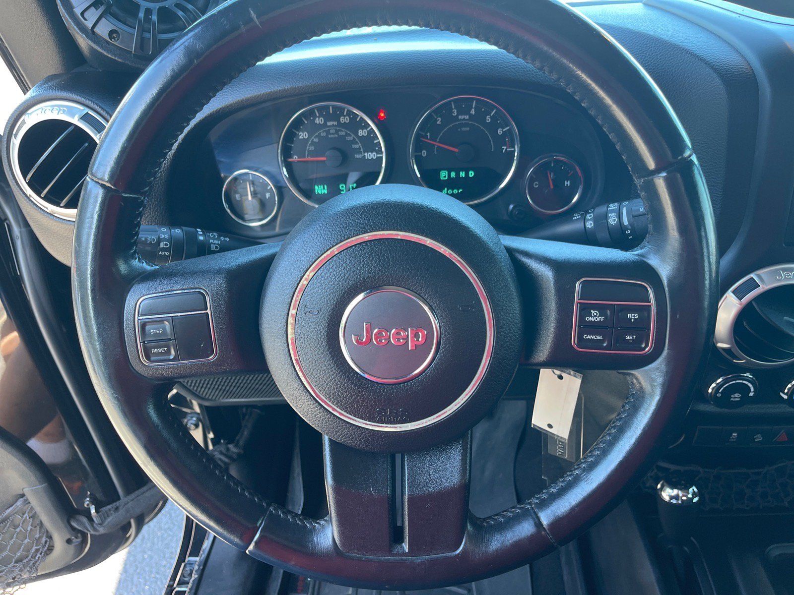Used 2016 Jeep Wrangler Unlimited Sahara AWD/4WD image 7