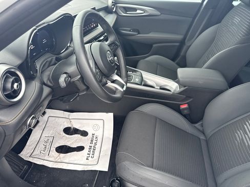 Used 2025 Alfa Romeo Tonale image 9