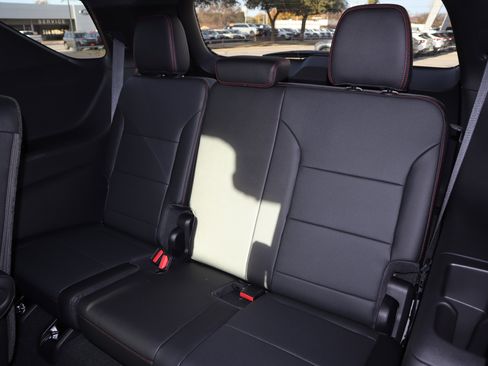 New 2026 Chevrolet Traverse Z71 w/ Enhanced Driving Package image 7