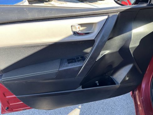 Used 2014 Toyota Corolla LE FWD image 15