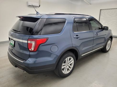 Used 2018 Ford Explorer XLT w/ Equipment Group 202A AWD/4WD image 10