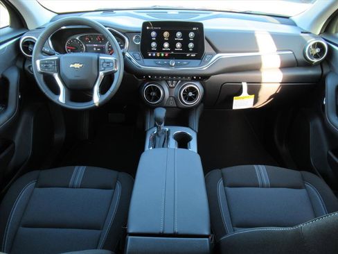 New 2025 Chevrolet Blazer LT image 11
