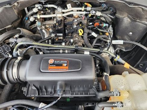 Used 2022 Ford Explorer XLT image 32