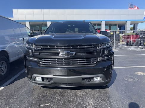 Used 2021 Chevrolet Silverado 1500 RST image 2