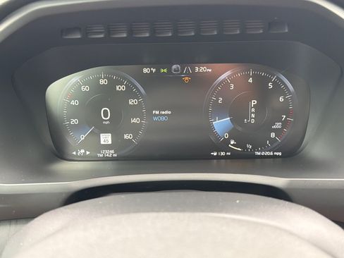 Used 2020 Volvo XC90 T6 Momentum w/ Protection Package Premier AWD/4WD image 25