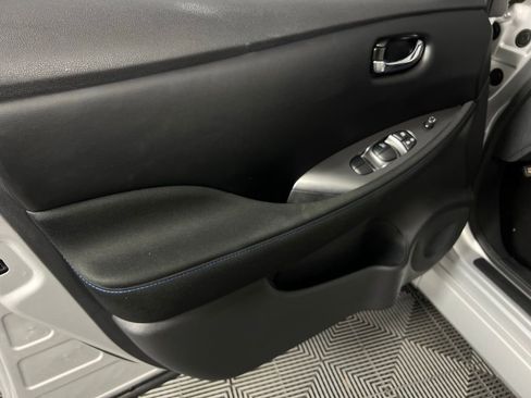 Used 2023 Nissan Leaf S image 26