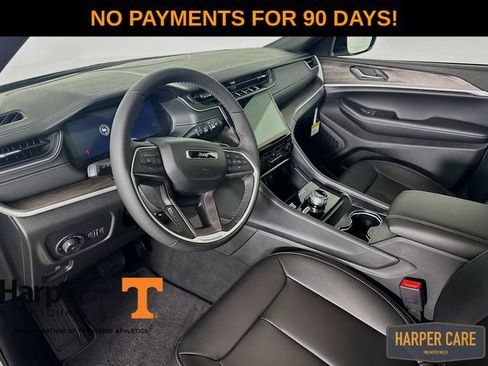 New 2025 Jeep Grand Cherokee Limited w/ Black Appearance Package AWD/4WD image 11