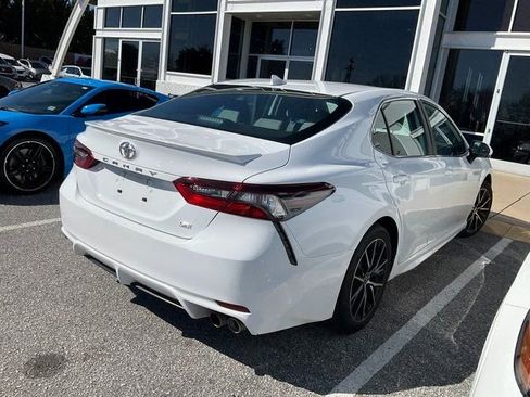 Used 2024 Toyota Camry SE image 6