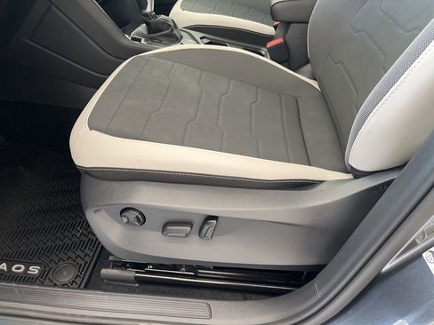 New 2026 Volkswagen Taos SE AWD/4WD image 13