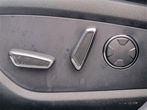 Used 2018 Lincoln MKC Reserve w/ Lincoln MKC Climate Package image 5