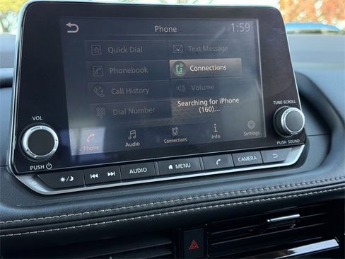 Used 2022 Nissan Rogue SV w/ SV Premium Package image 17